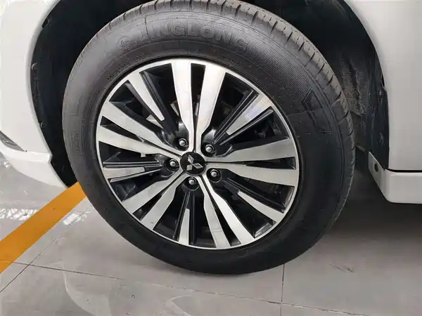 Mitsubishi Outlander 2021