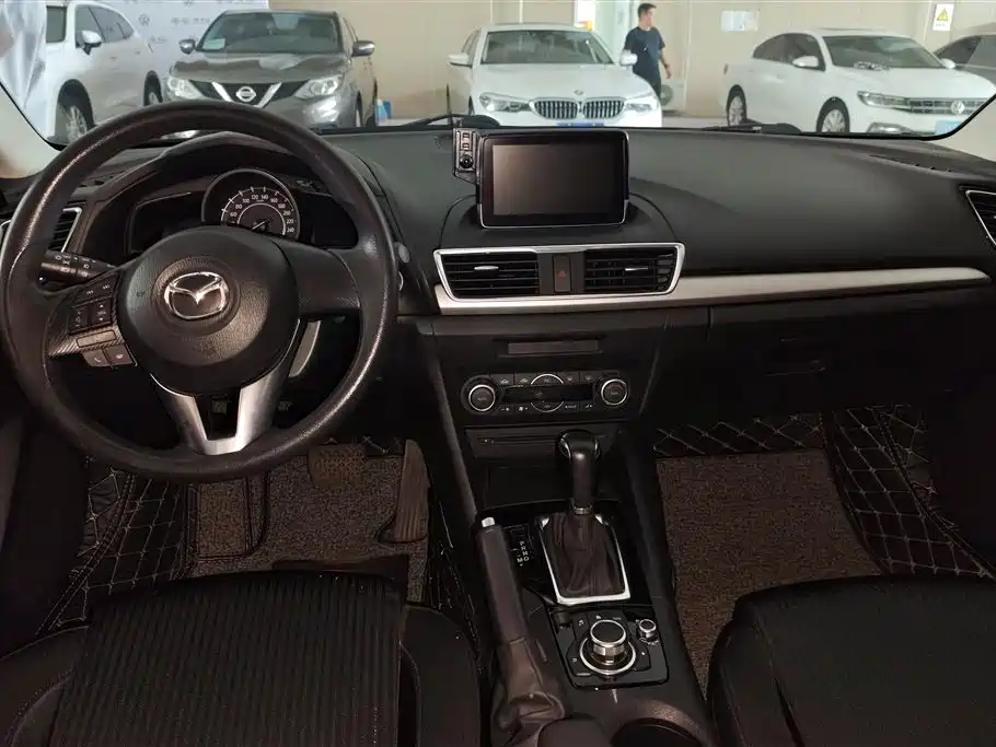 Mazda 3 Axela 2015 — фото 12