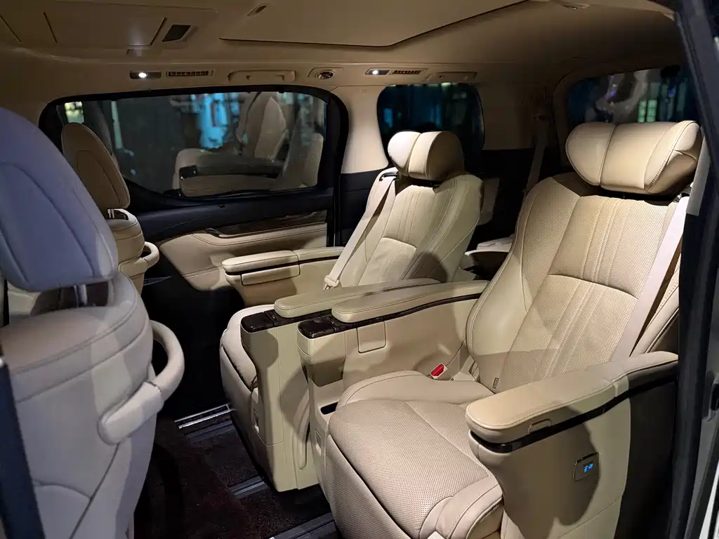 Toyota Alphard 2020 — фото 5