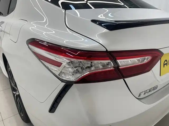Toyota Camry 2021 — фото 11