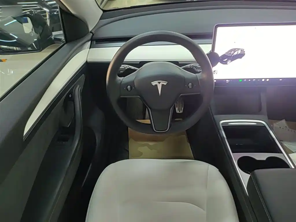 Tesla Model Y 2021 — фото 11