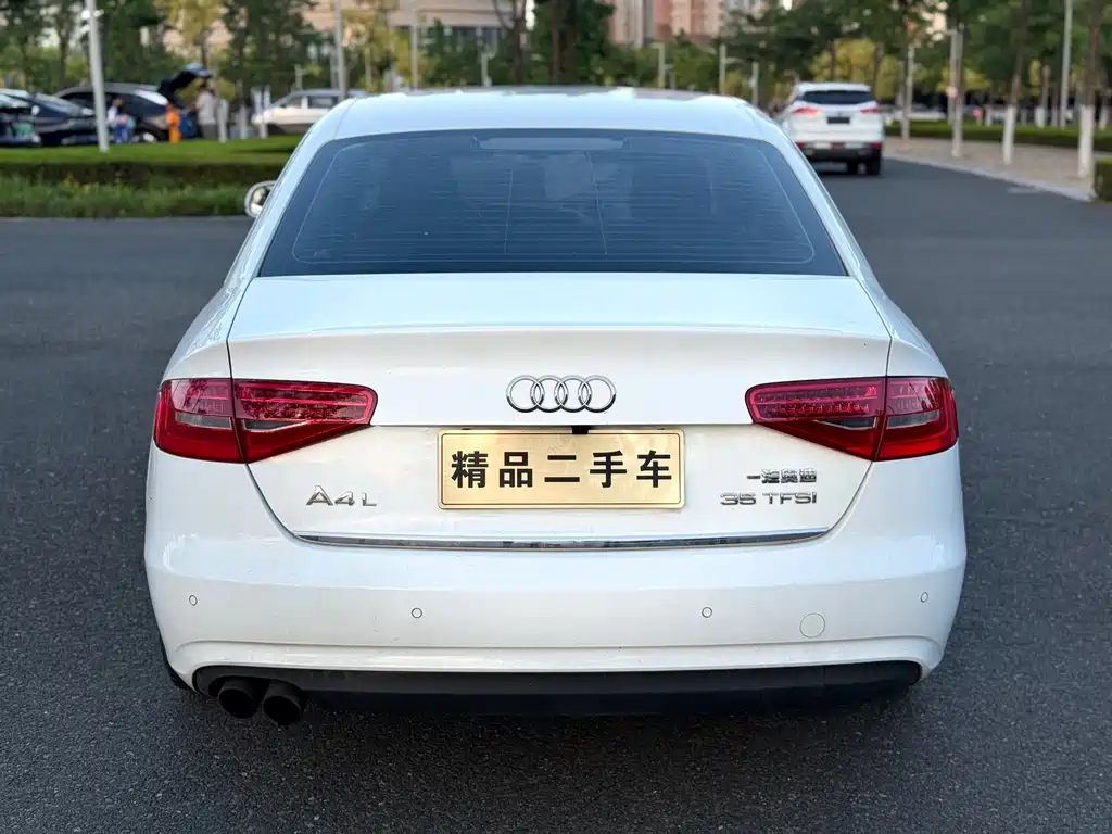 Audi A4L 2015