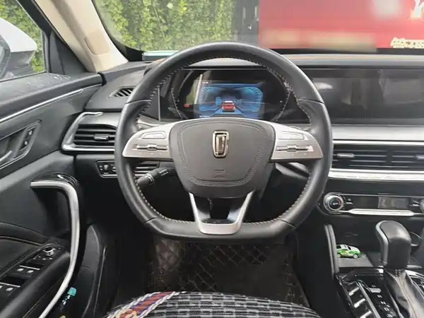 Bestune T77 2019