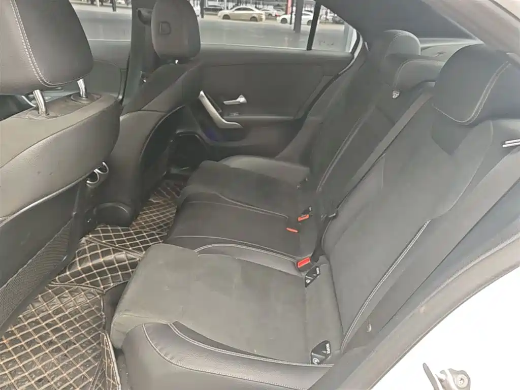 Mercedes-Benz A-Class 2021 — фото 17