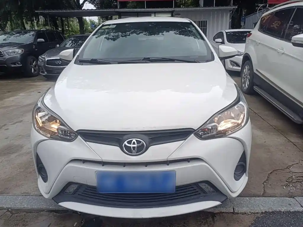 Toyota Yaris L 2018 — фото 3