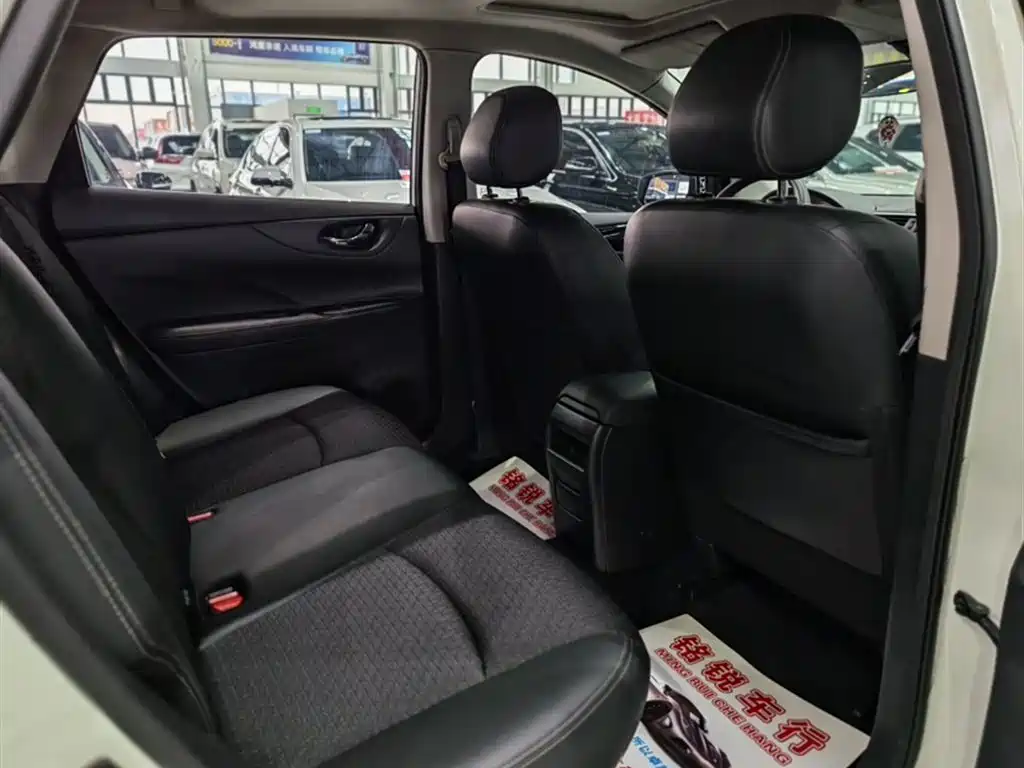 Nissan Tiida 2019 — фото 10