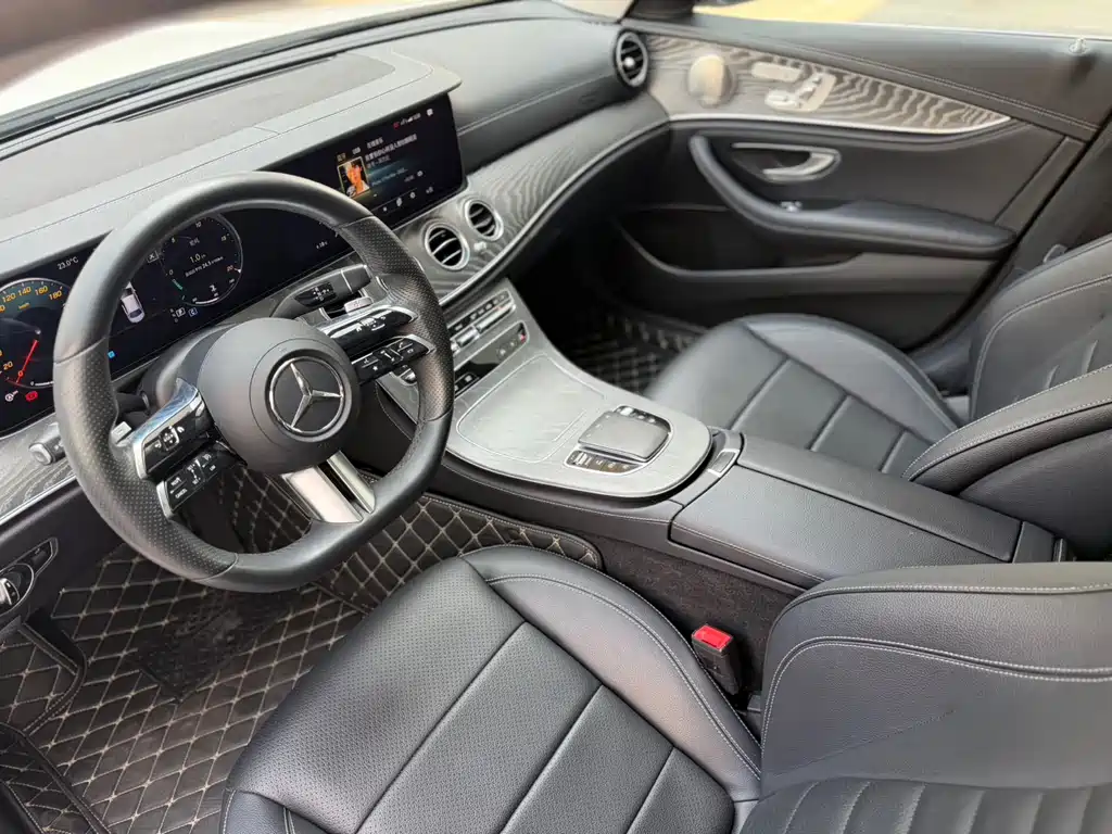 Mercedes-Benz E-Class 2022 — фото 4