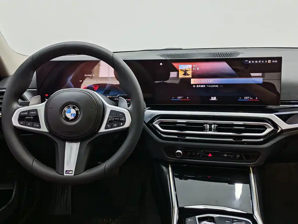 BMW 3 Series 2022 — фото 10