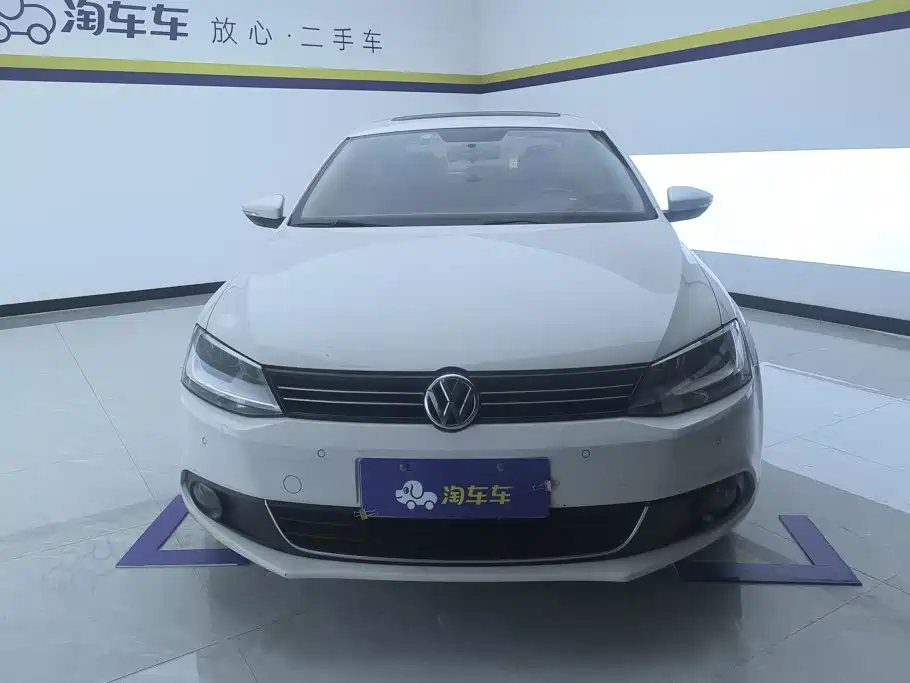 Volkswagen Sagitar 2014