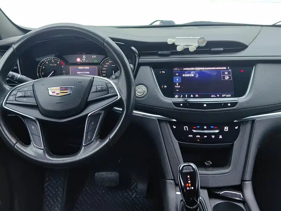 Cadillac XT5 2020 — фото 12
