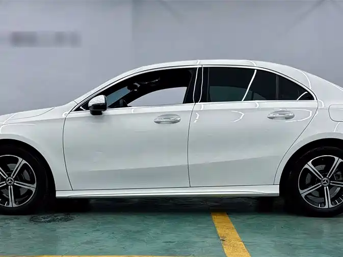 Mercedes-Benz A-Class 2023 — фото 9