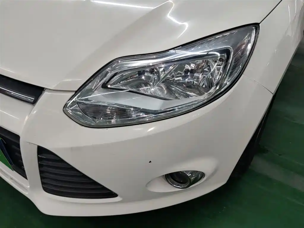 Ford Focus 2015 — фото 24