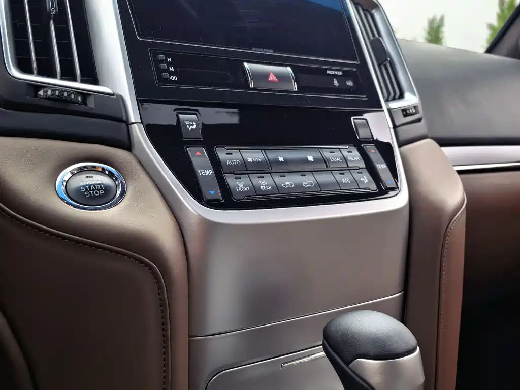Toyota Land Cruiser 2014 — фото 9