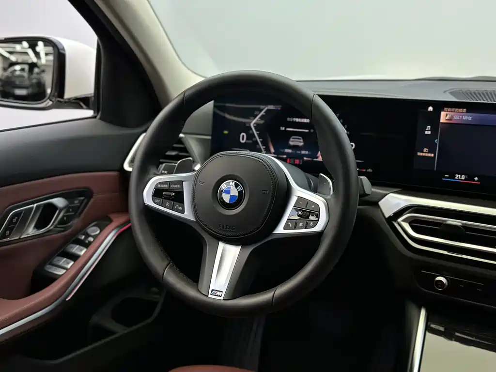 BMW 3 Series 2023 — фото 15