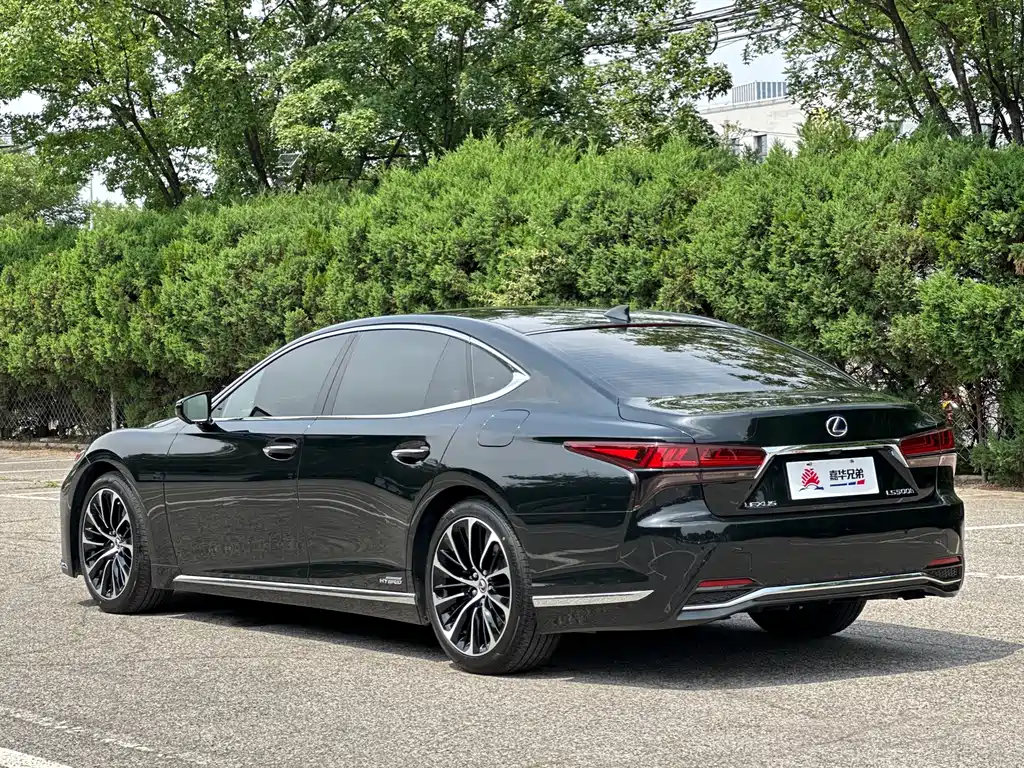 Lexus LS 2021 — фото 10