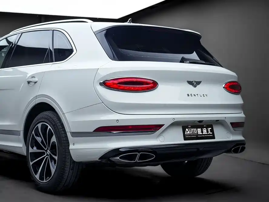 Bentley Bentayga 2021 — фото 8