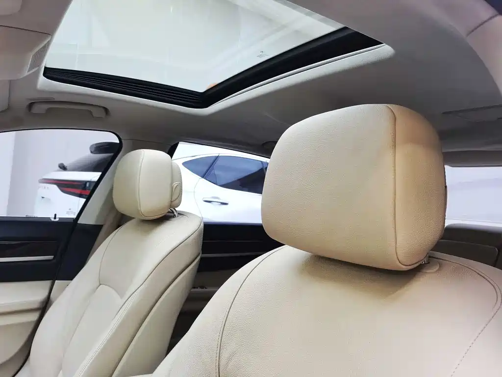 BMW 7 Series 2013 — фото 12