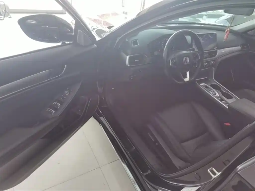 Honda Accord 2023 — фото 16