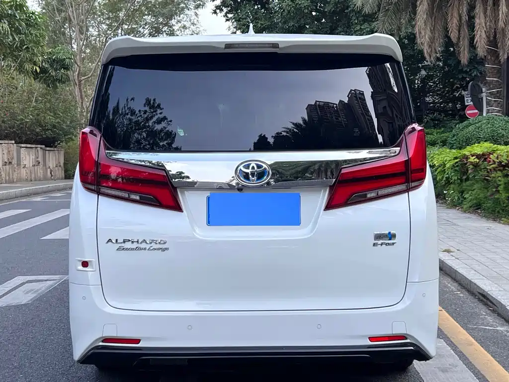 Toyota Alphard 2021 — фото 4
