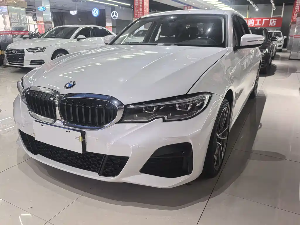 BMW 3 Series 2021 — фото 1