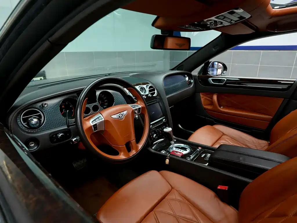 Bentley Flying Spur 2011 — фото 16