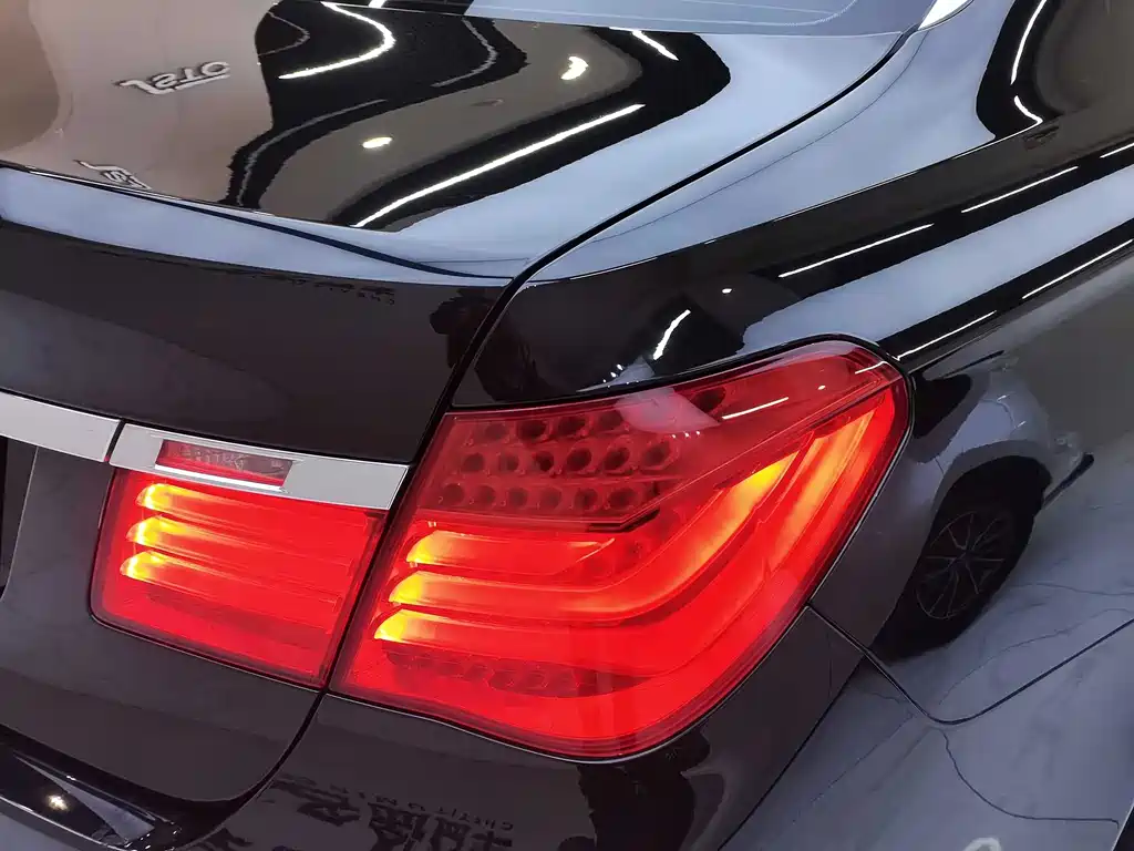 BMW 7 Series 2013 — фото 10