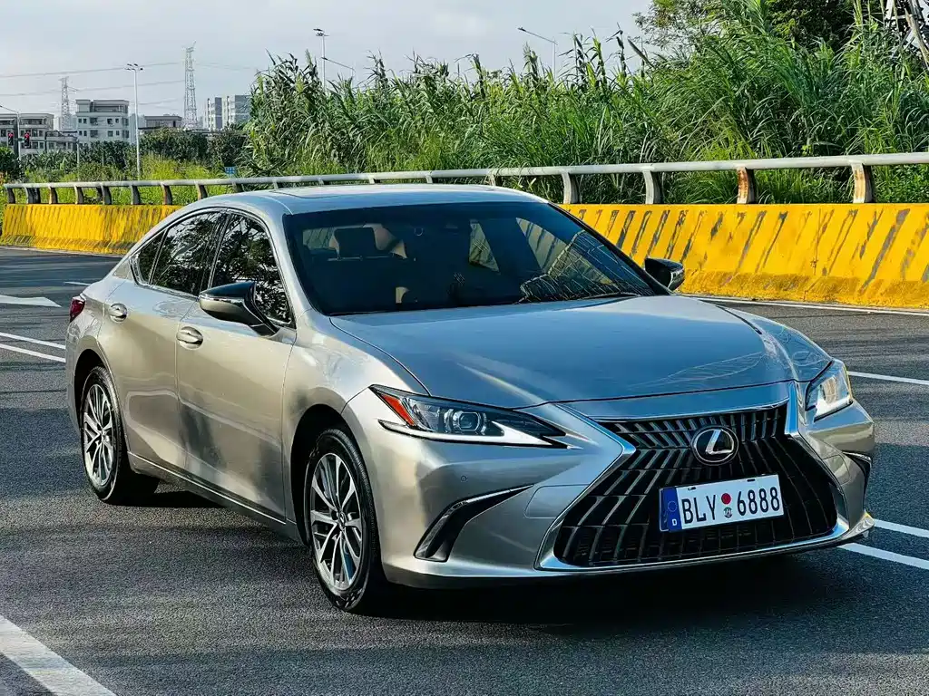 Lexus ES 2022 — фото 3