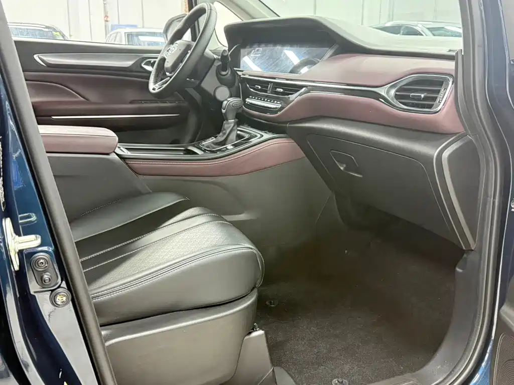 GAC Motor Trumpchi M6 2022 — фото 18