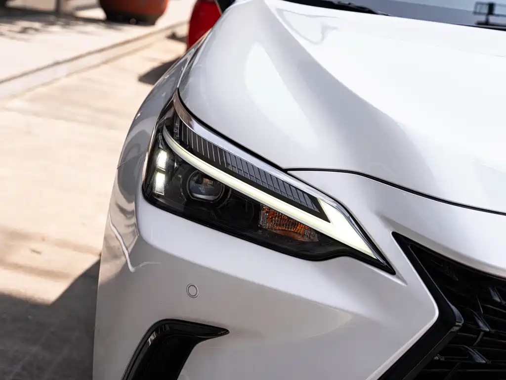 Lexus NX 2022 — фото 6