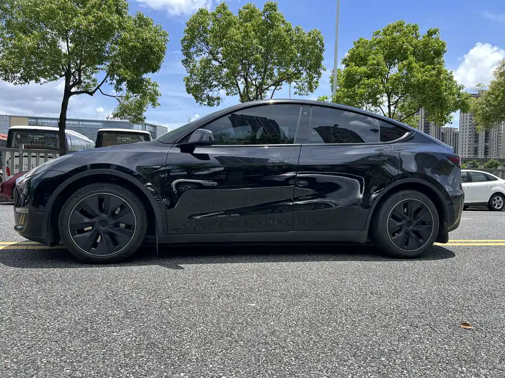 Tesla Model Y 2022 — фото 4