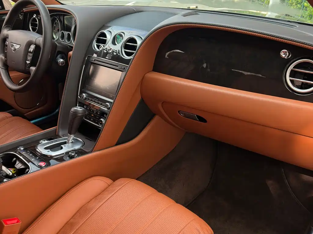 Bentley Flying Spur 2014 — фото 12