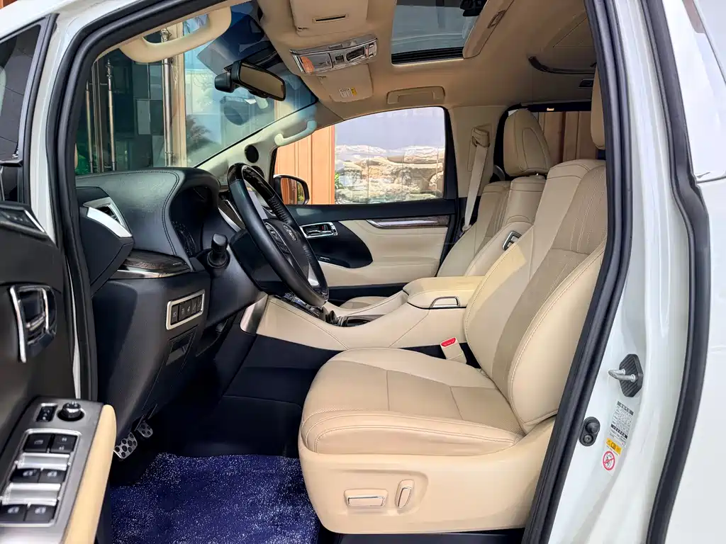 Toyota Alphard 2018 — фото 9