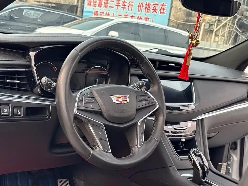 Cadillac XT5 2020 — фото 18