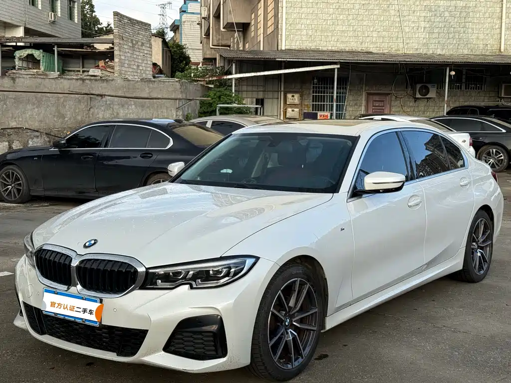 BMW 3 Series 2021 — фото 1