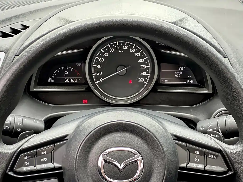 Mazda 3 Axela 2019 — фото 13