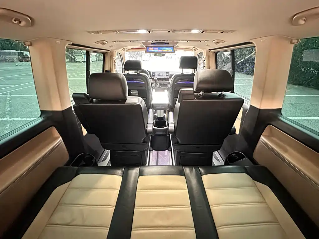 Volkswagen Multivan 2017 — фото 46