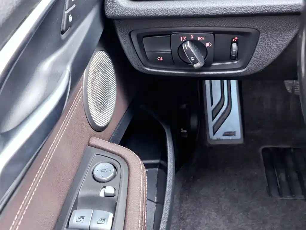 BMW 1 Series 2023 — фото 17