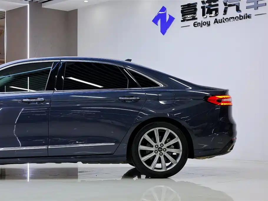 Ford Taurus 2022 — фото 4