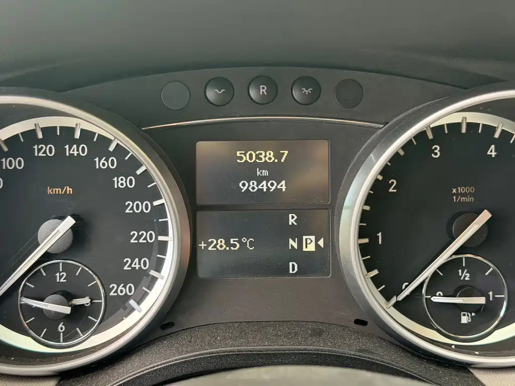 Mercedes-Benz R-Class 2013 — фото 18