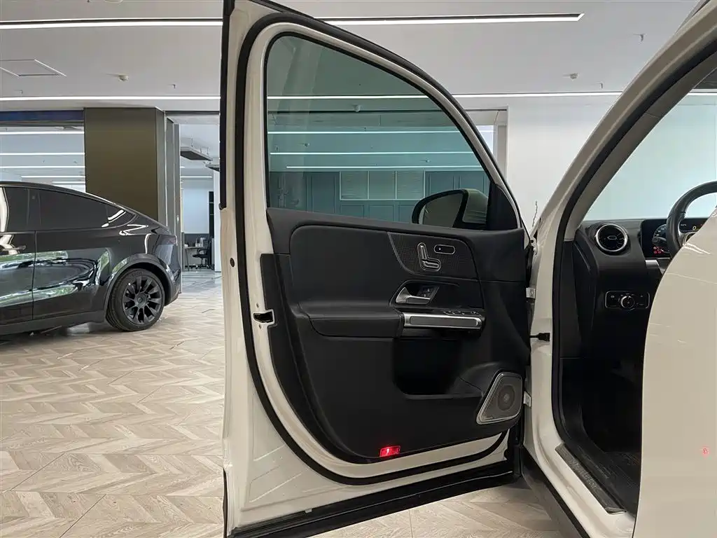 Mercedes-Benz GLB 2020 — фото 15
