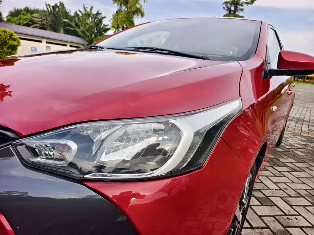 Toyota Yaris L 2018 — фото 13