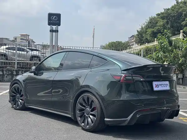 Tesla Model Y 2021