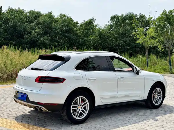 Porsche Macan 2016