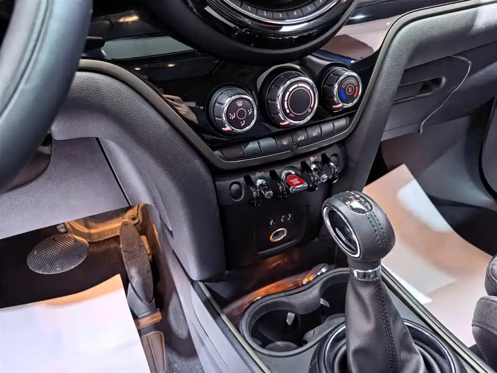 MINI Countryman 2017 — фото 11