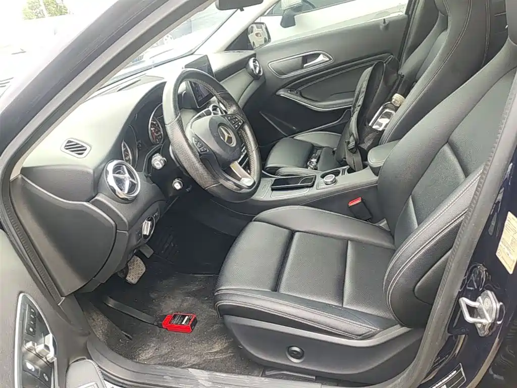 Mercedes-Benz GLA 2018 — фото 15