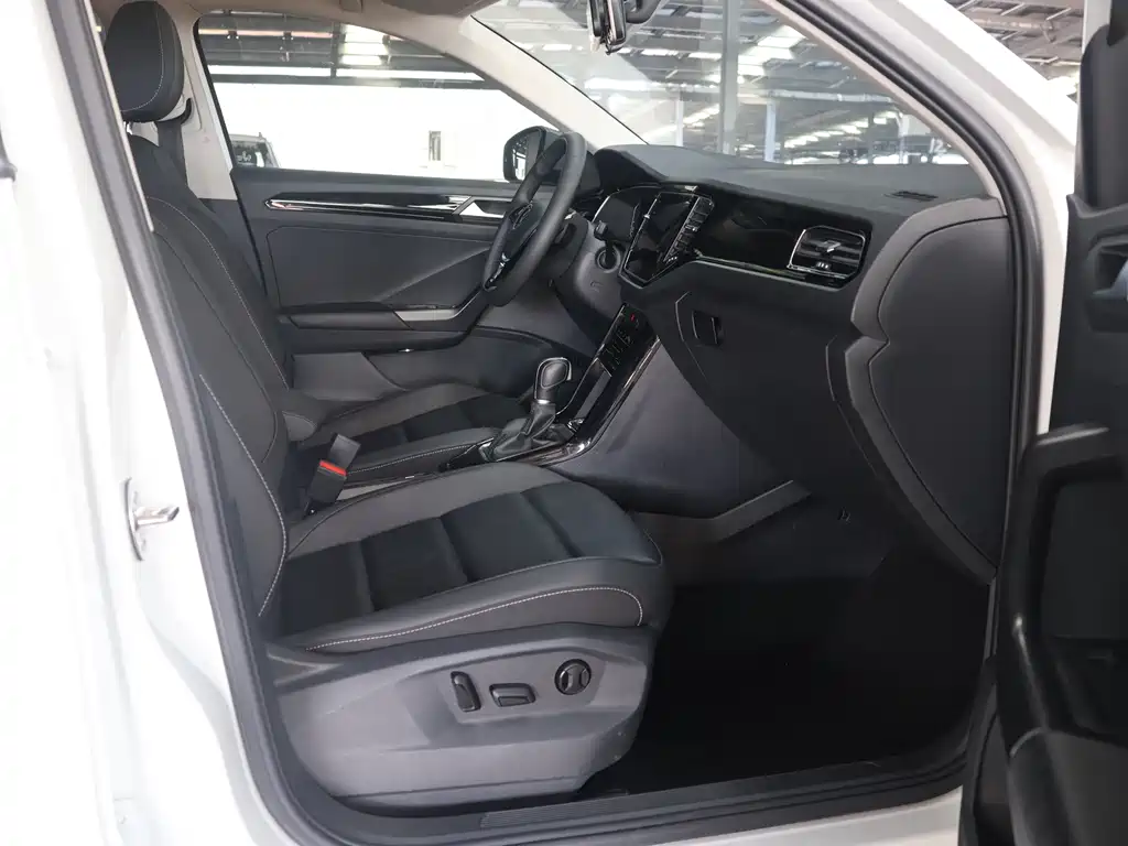 Volkswagen T-Roc 2022 — фото 10