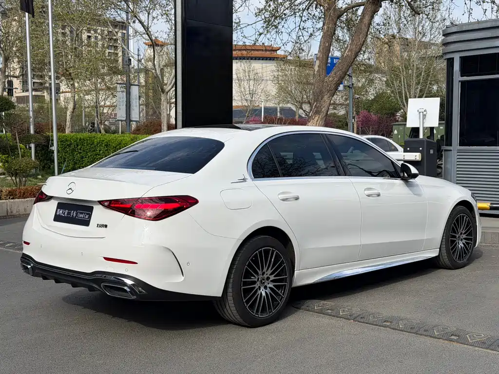 Mercedes-Benz C-Class 2024