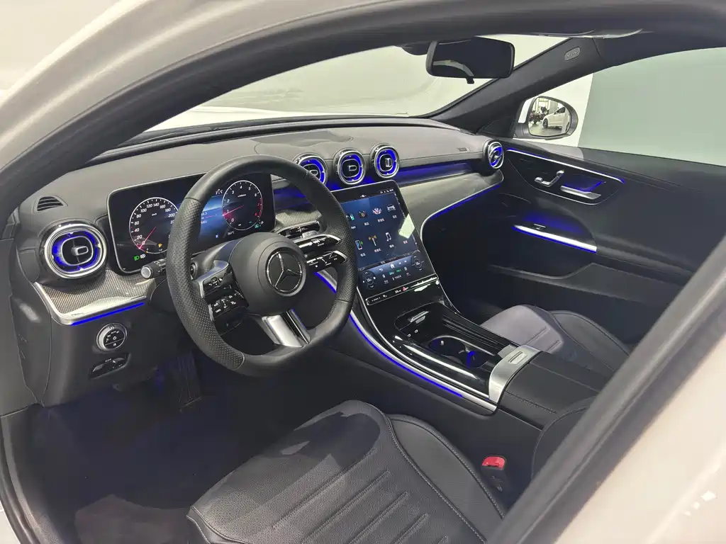 Mercedes-Benz C-Class 2024