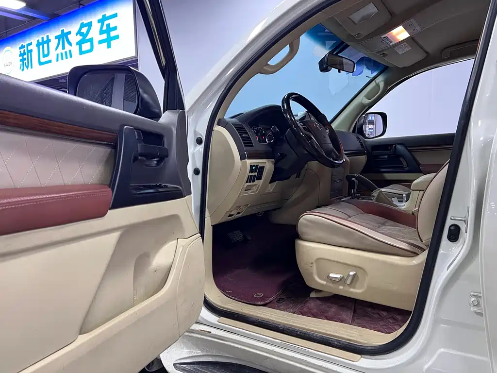 Toyota Land Cruiser 2018 — фото 4