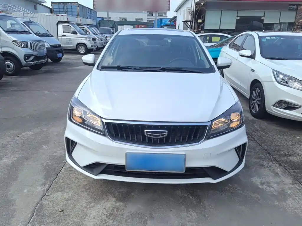 Geely Emgrand 2021